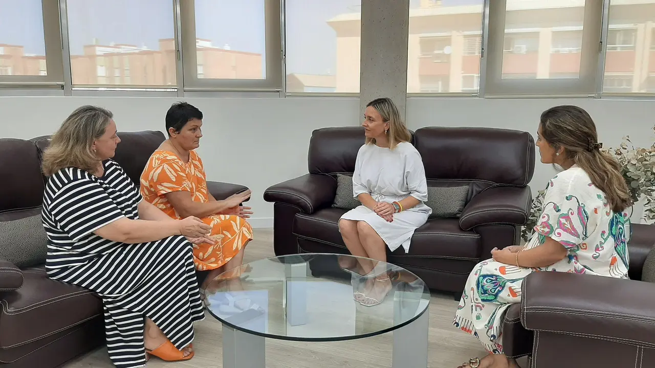 Reuni&oacute;n con representantes de la Asociaci&oacute;n de Ucranianos de la Regi&oacute;n de Murcia.