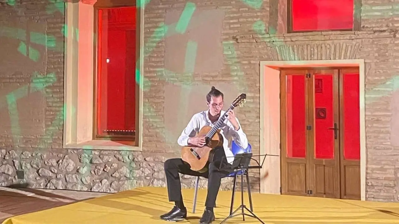 El turco &Ouml;zberk Sarig&uuml;l gana la tercera edici&oacute;n del Festival Internacional de Guitarra Ciudad de Mula