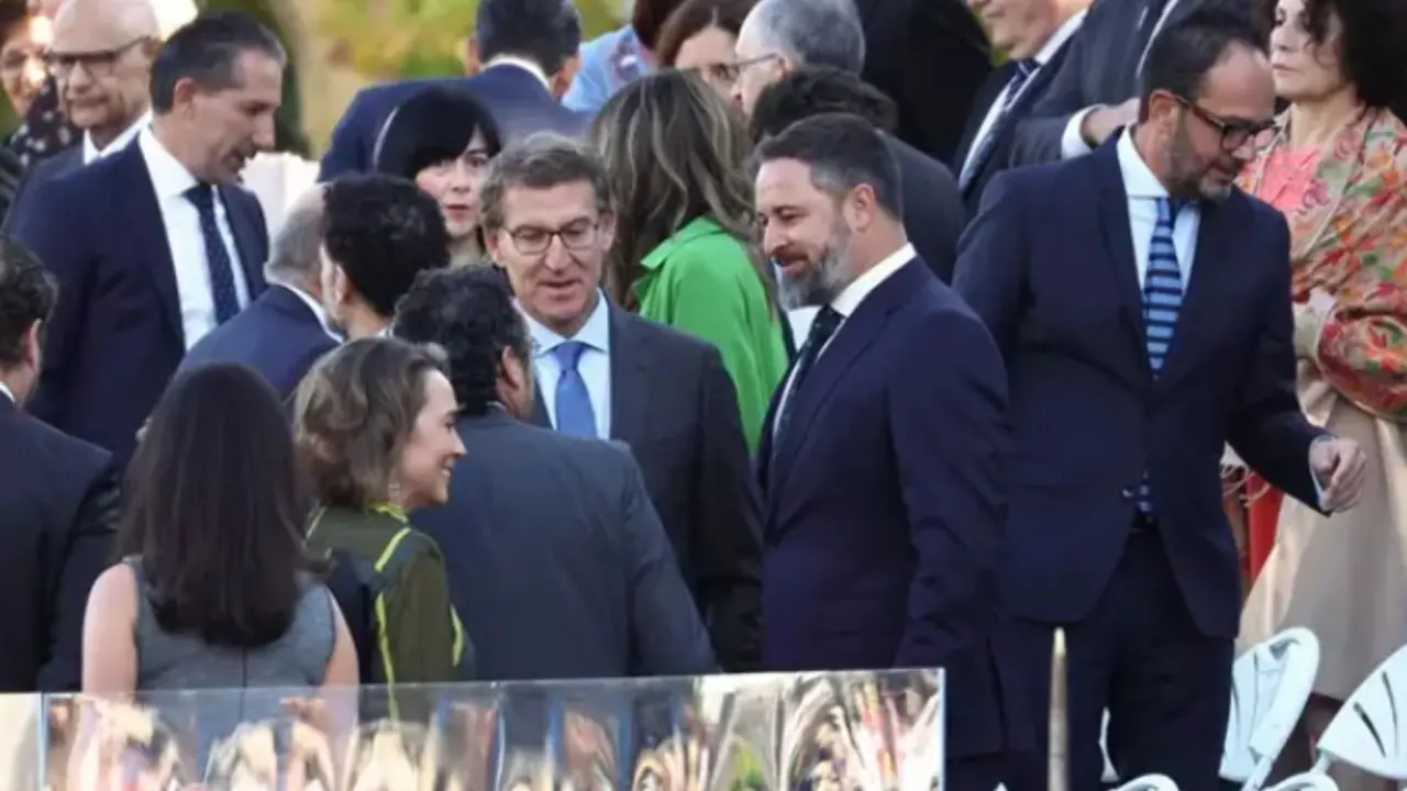 Alberto N&uacute;&ntilde;ez Feij&oacute;o y Santiago Abascal, en un reciente acto
