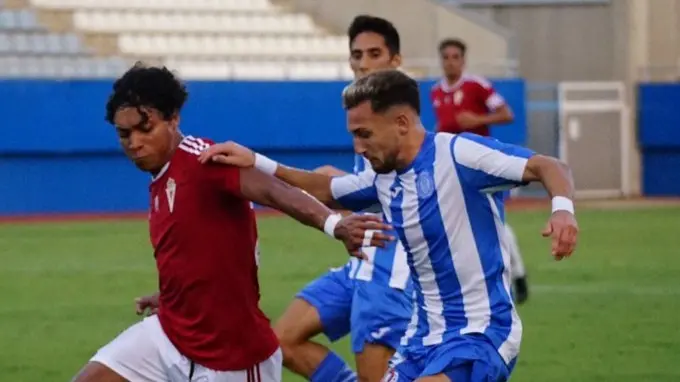 Lance del choque entre el Real Murcia y el Lorca Deportiva (foto: Real Murcia)