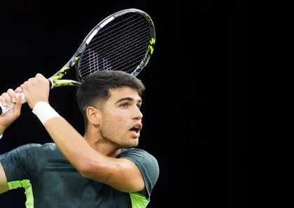 Carlos Alcaraz durante su partido ante Hubert Hurkacz en el Masters 1.000 de Canad&aacute; (foto: Europa Press)