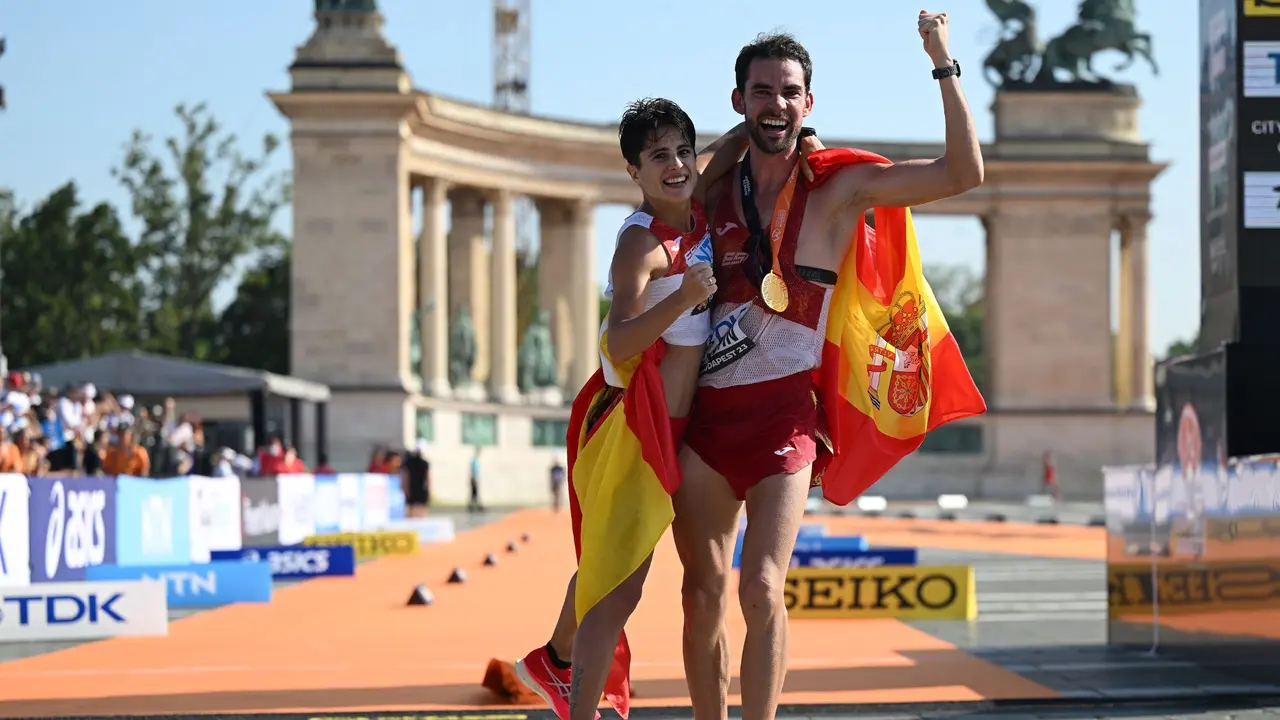 &Aacute;lvaro Mar&iacute;n y Mar&iacute;a P&eacute;rez celebran sus respectivos oros en 35 kil&oacute;metros marcha