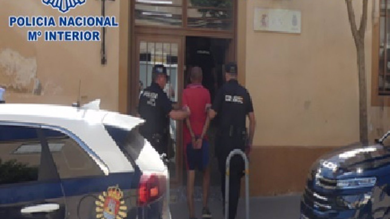 La Policía Nacional detiene al presunto responsable de varios incendios en la ciudad de Yecla (foto: Policía Nacional)
