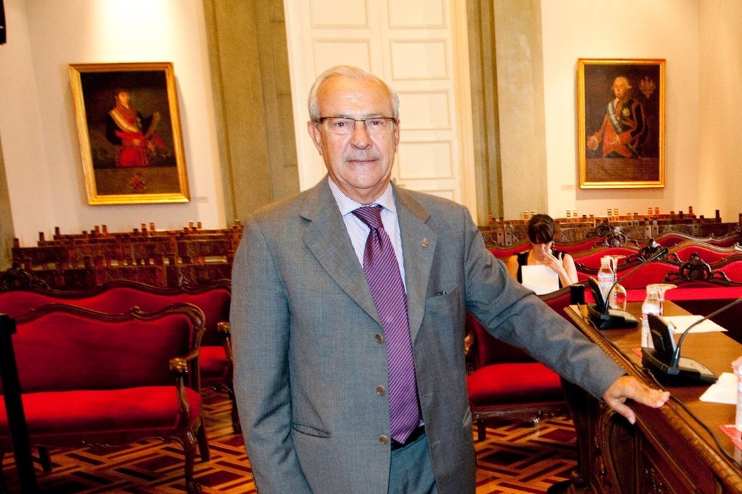 Isaías Camarzana en una imagen tomada en el Salón de Plenos en 2011 (foto: Ayuntamiento de Cartagena)