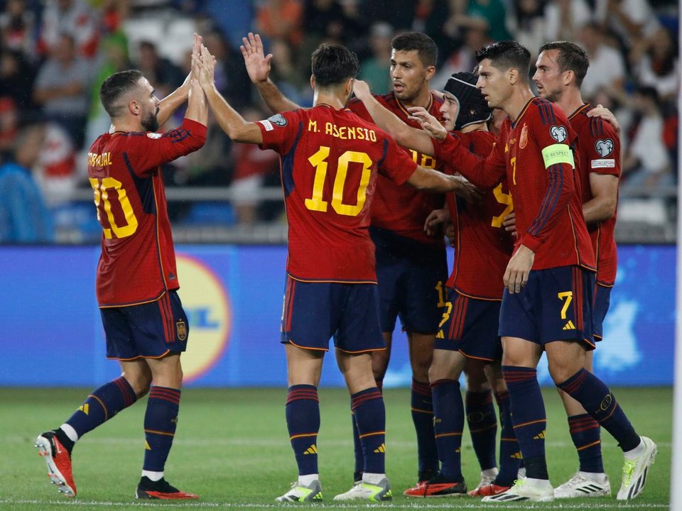La Selección Española celebra un gol