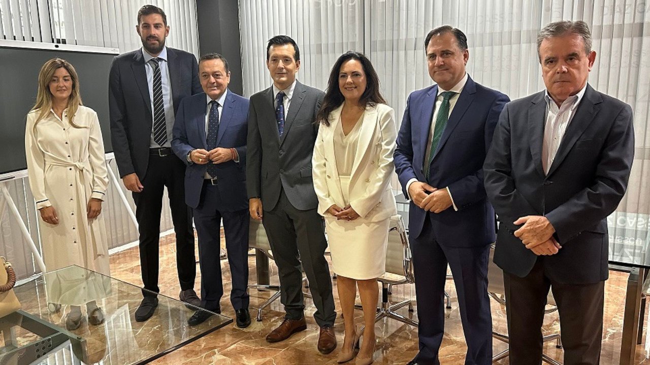 Reunión de José María Albarracín y José Rosique (CROEM) y José Hernández (Frecom) con Antelo y Pancorbo, consejeros de Vox en el Gobierno