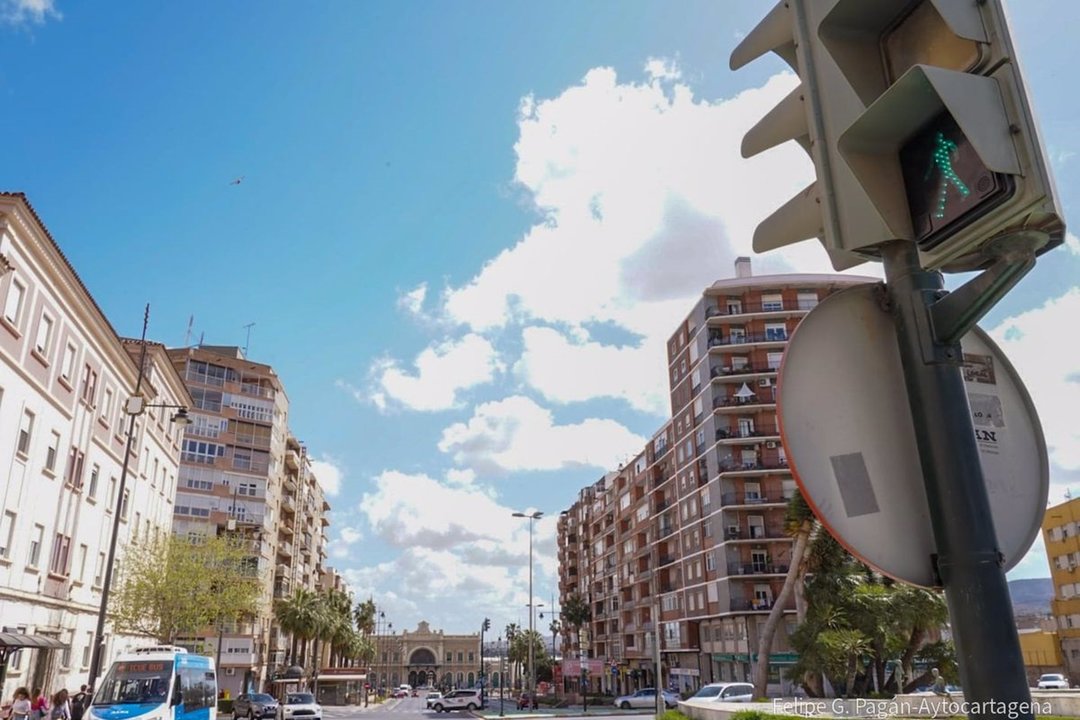 Ayuntamiento y ONCE impulsan una auditoría para ampliar la accesibilidad de los semáforos para personas ciegas en Cartagena (foto: Ayto. de Cartagena)