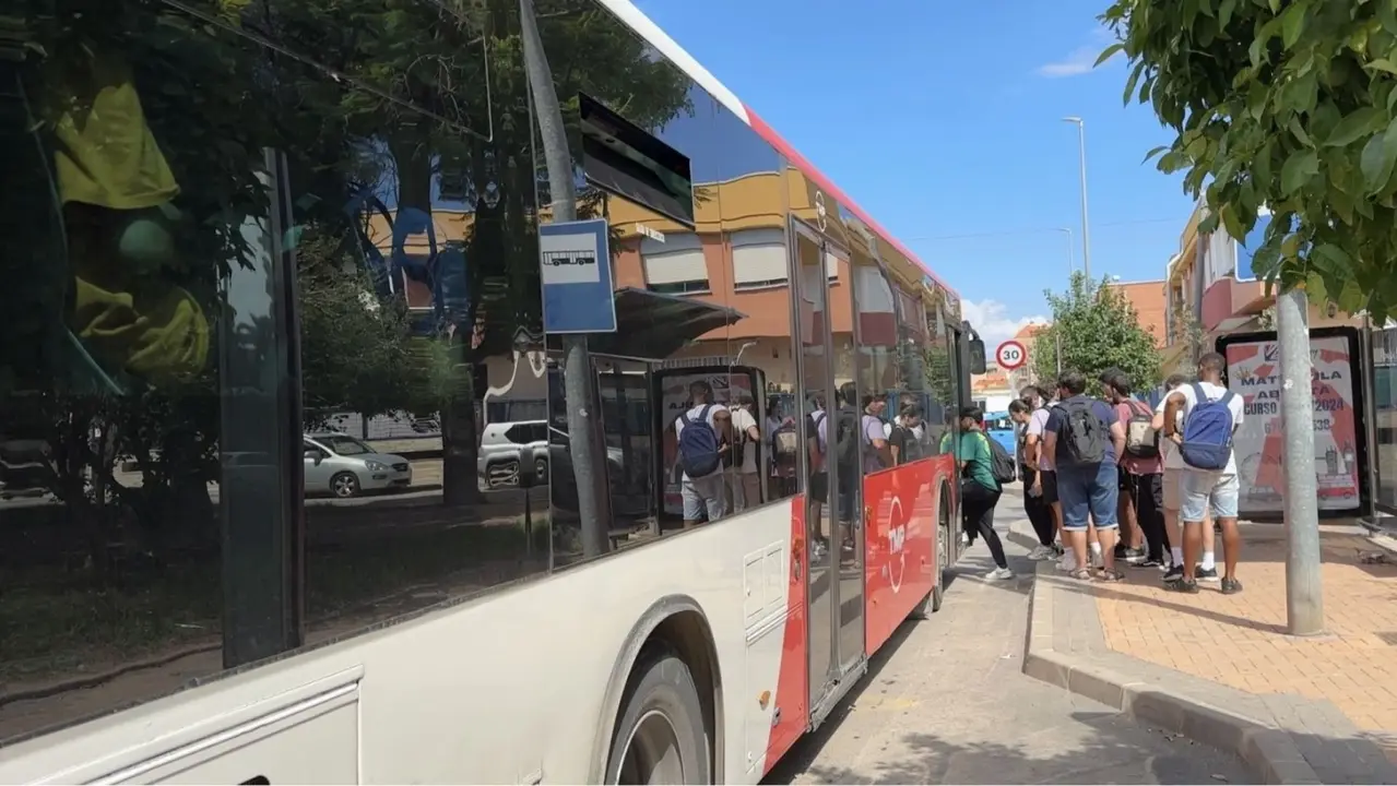 Imagen de archivo del transporte escolar