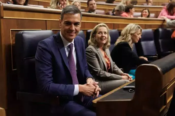 Pedro S&aacute;nchez, en su esca&ntilde;o en el Congreso