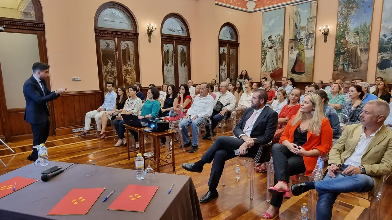 Hefame explica a los farmac&eacute;uticos de FEFE Murcia las novedades laborales de 2023