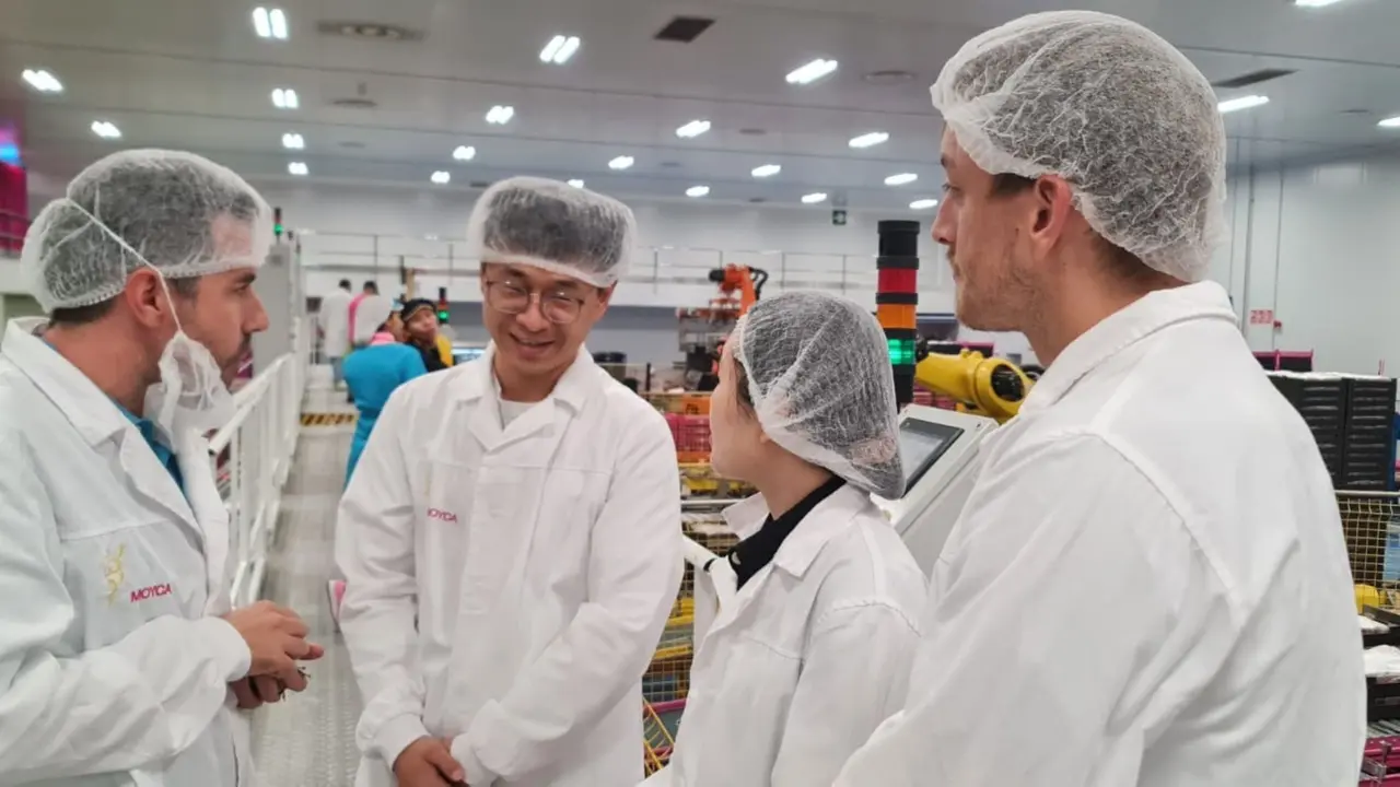Los importadores internacionales, en la visita a una de las empresas de la Regi&oacute;n