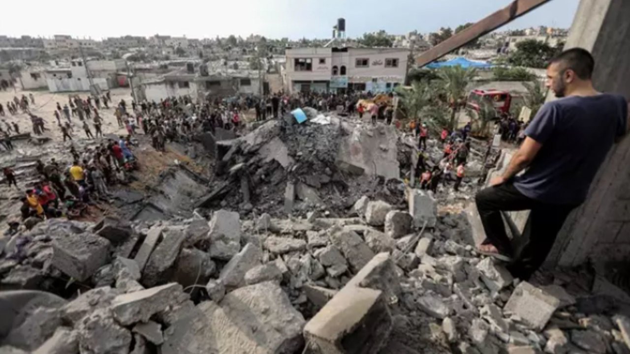Imagen de los restos de una vivienda tras un ataque de Israel contra Gaza.