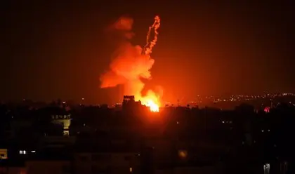 Imagen de un bombardeo de Israel contra instalaciones de Ham&aacute;s en la Franja de Gaza (foto: Agencias)