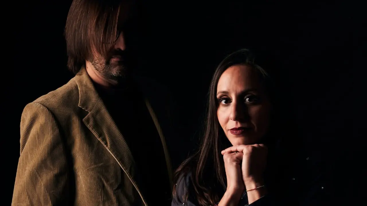 El t&aacute;ndem musical que forman la guitarra de Bienve Campoy (Noise Box) y la voz intimista de Evelyn Pi&ntilde;ero son 'Evve'