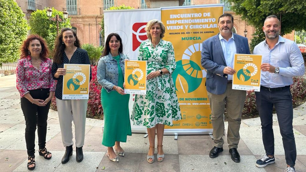 La concejal de Promoción Económica de Murcia, Mercedes Bernabé, ha presentado la Semana del Emprendimiento Verde y Circular, que se celebrará los días 7, 8 y 9 de noviembre con la colaboración de la Asociación de Empresas de Medio Ambiente (AEMA)