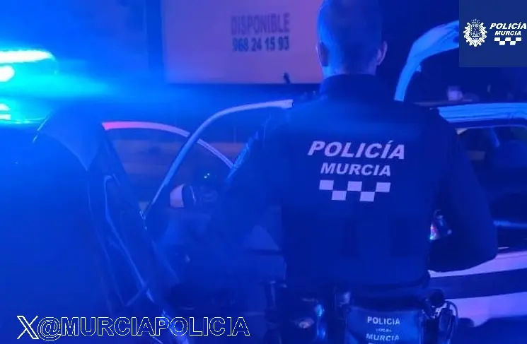 Imagen del momento de la detenci&oacute;n (Foto: Polic&iacute;a Local de Murcia)