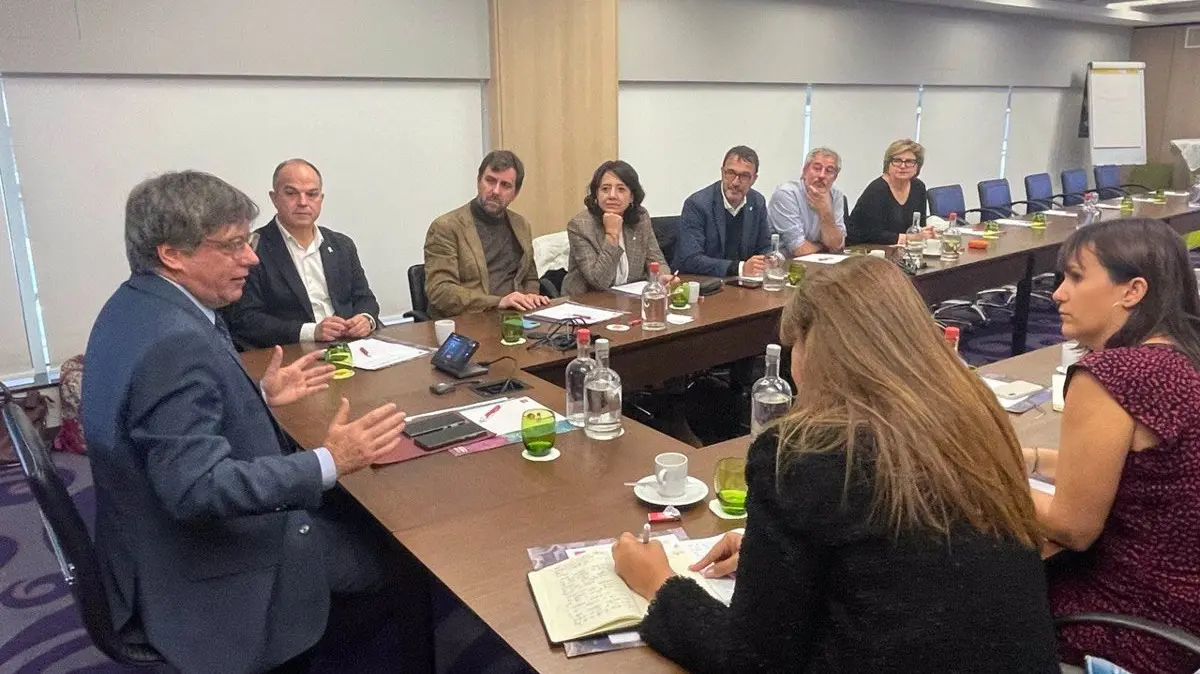 Reuni&oacute;n de la c&uacute;pula de Junts en Bruselas (foto: Agencias)