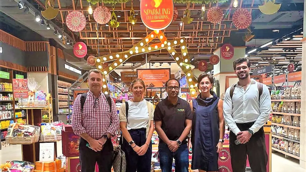 Empresarios de la Regi&oacute;n visitan comercios y mantienen reuniones con empresarios locales