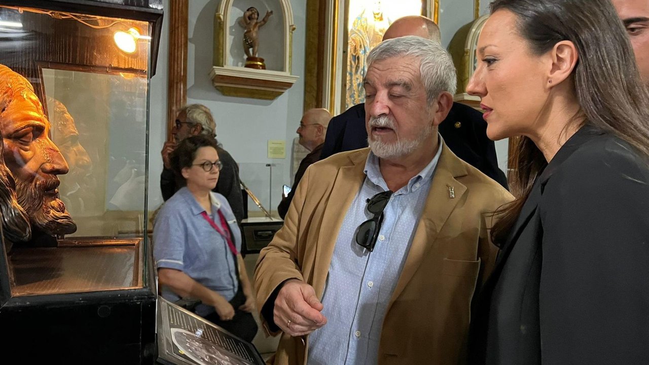 Conesa inaugura en Abarán la exposición 'El hombre de la Sábana' en el marco de un congreso sobre la Síndone de Turín