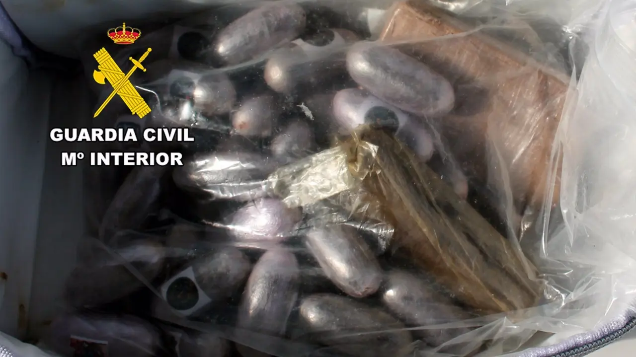 La Guardia Civil sorprende a cuatro traficantes de drogas en Islas Menores (foto: Guardia Civil)
