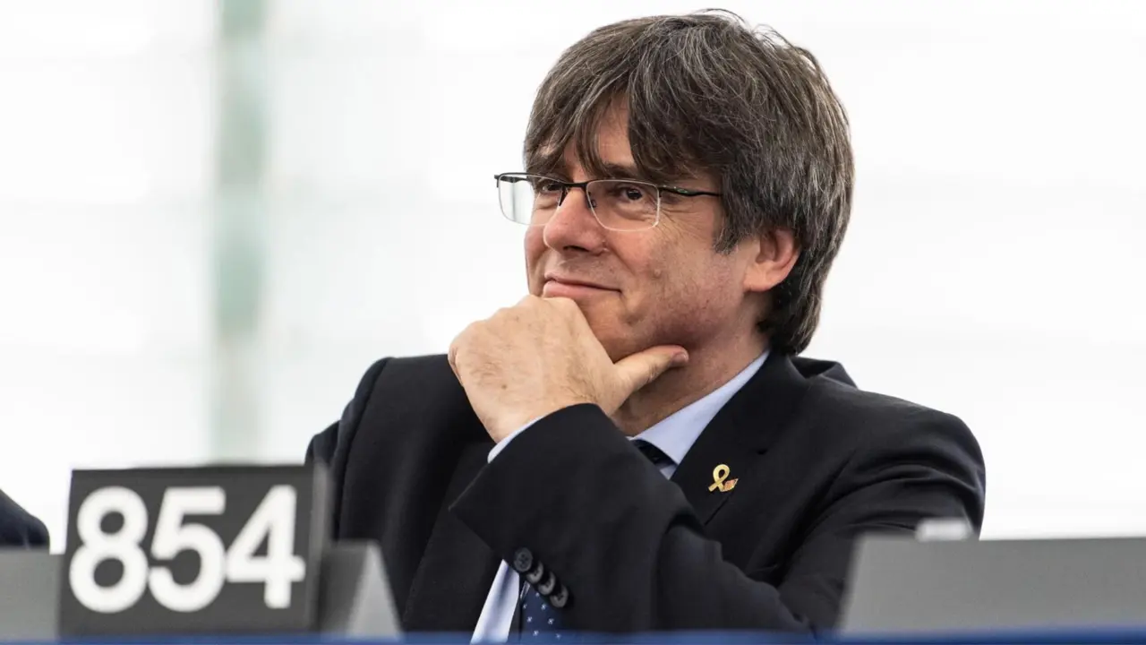 Puigdemont, en su esca&ntilde;o en el Parlamento Europeo