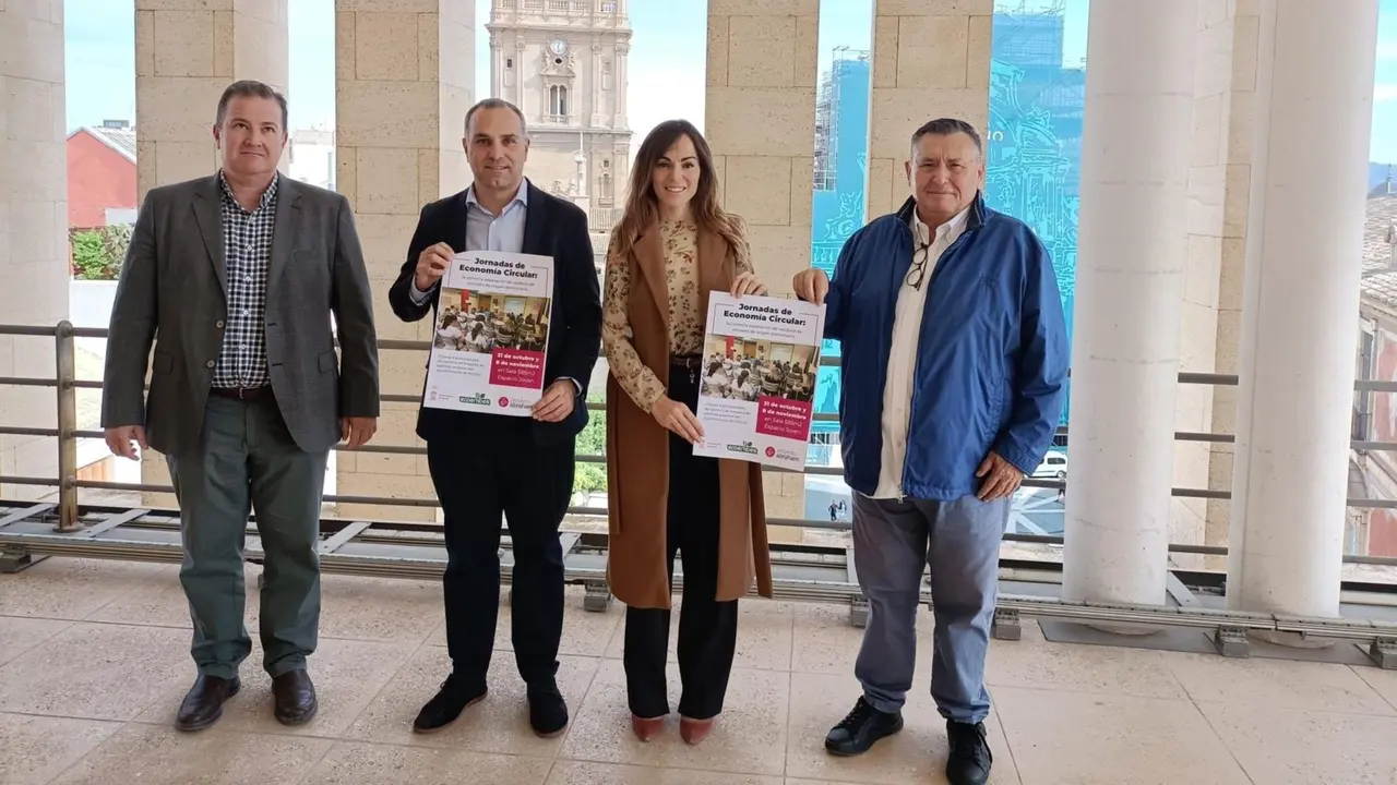 El Ayuntamiento, Ecoembes y Proyecto Abraham acercan a 200 empleados municipales las claves de la econom&iacute;a circular
