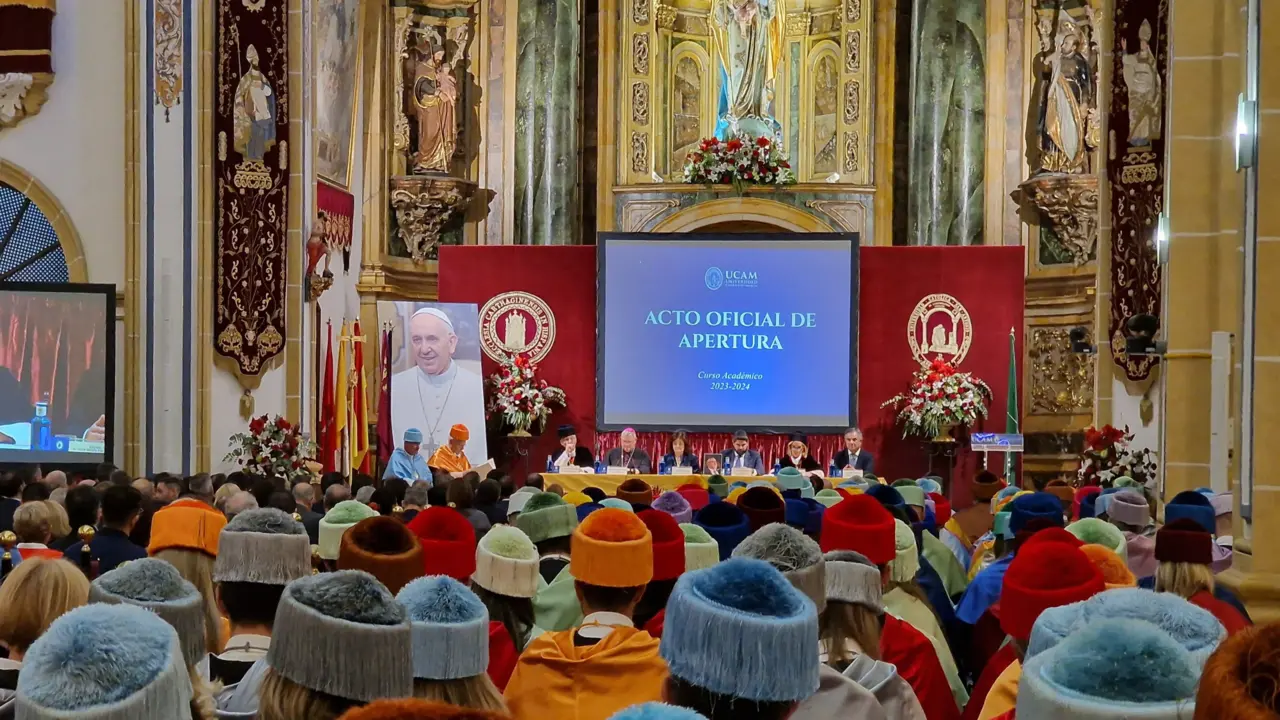 Acto inaugural de la UCAM