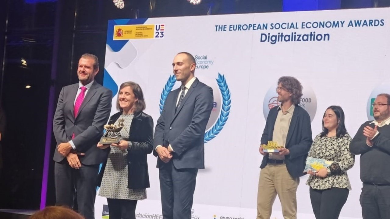 Enrique Ayuso entrega los premios de Social Economy