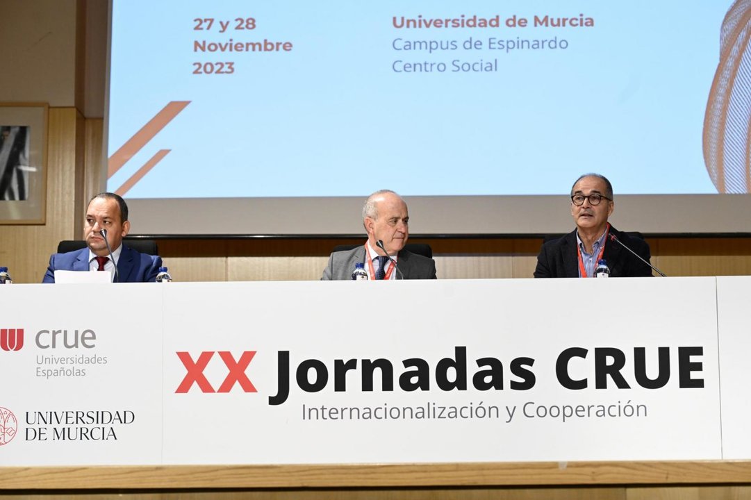 La CRUE se reúne en la Universidad de Murcia para hablar del futuro de la internacionalización