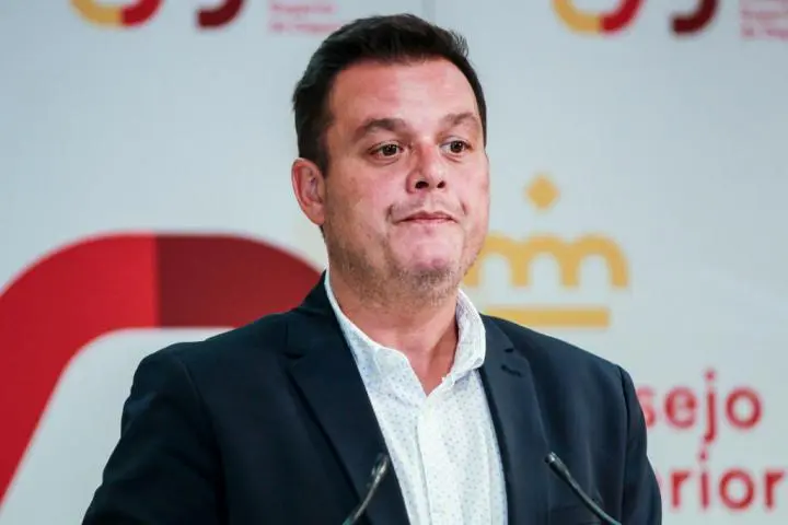 V&iacute;ctor Francos