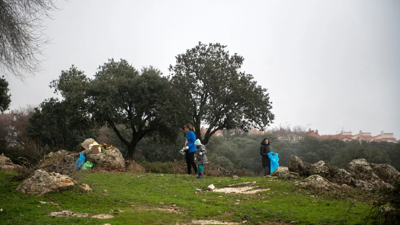 M&aacute;s de 500 personas voluntarias caracterizan m&aacute;s de 600 kg de basuraleza en 34 entornos terrestres murcianos