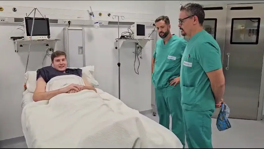 Simon Birgander, jugador del UCAM Murcia CB tras ser operado con &eacute;xito (foto: UCAM Murcia CB)