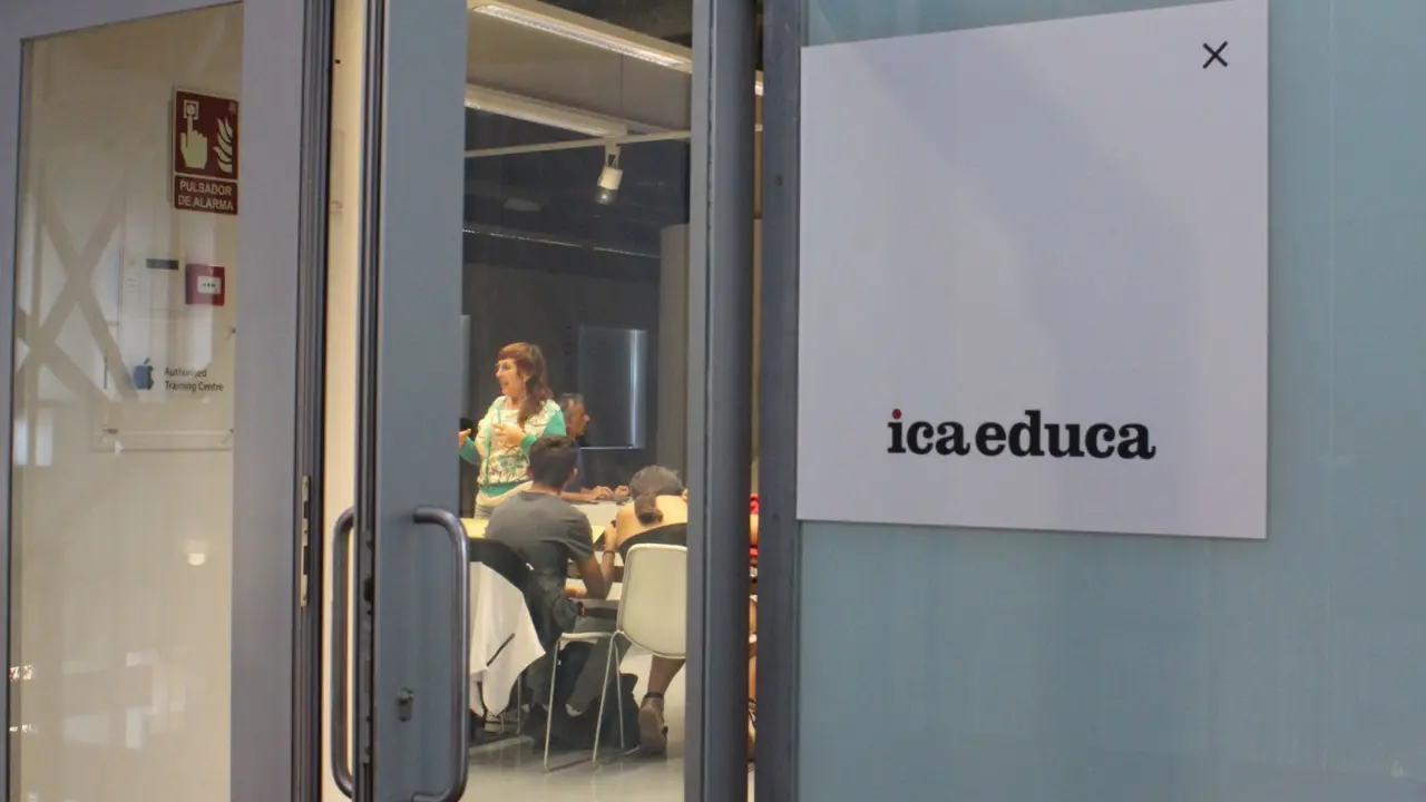 Imagen de una de las sesiones del taller 'So&ntilde;ar-rodar utop&iacute;as posibles de la transici&oacute;n ecol&oacute;gica'