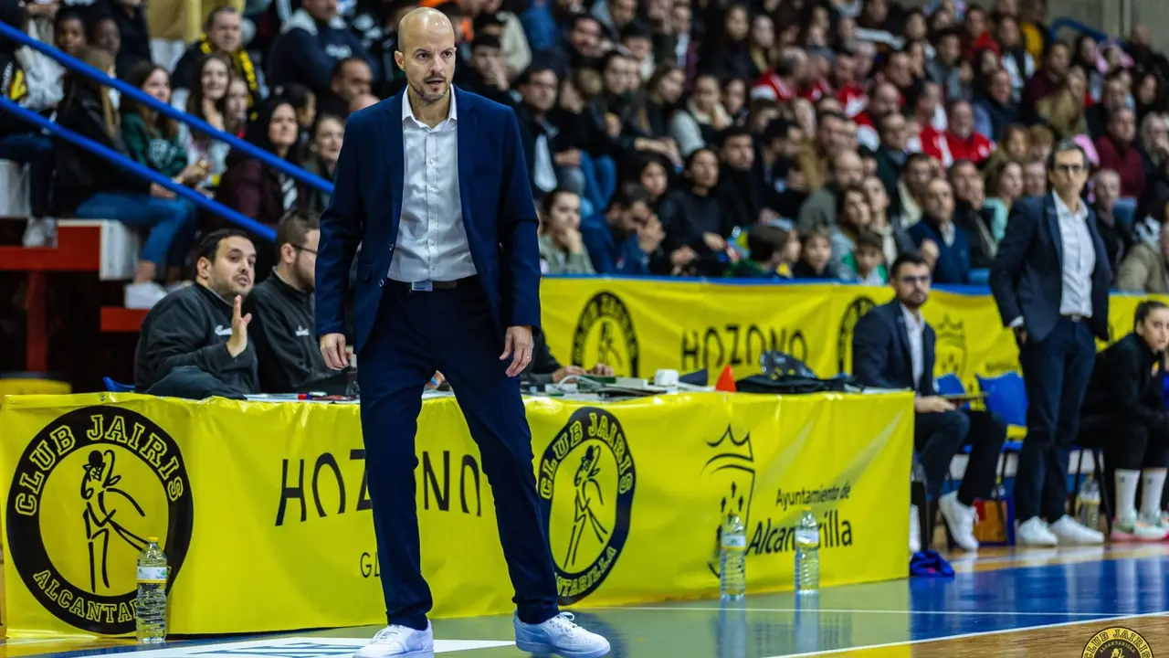 El entrenador Eric Sur&iacute;s