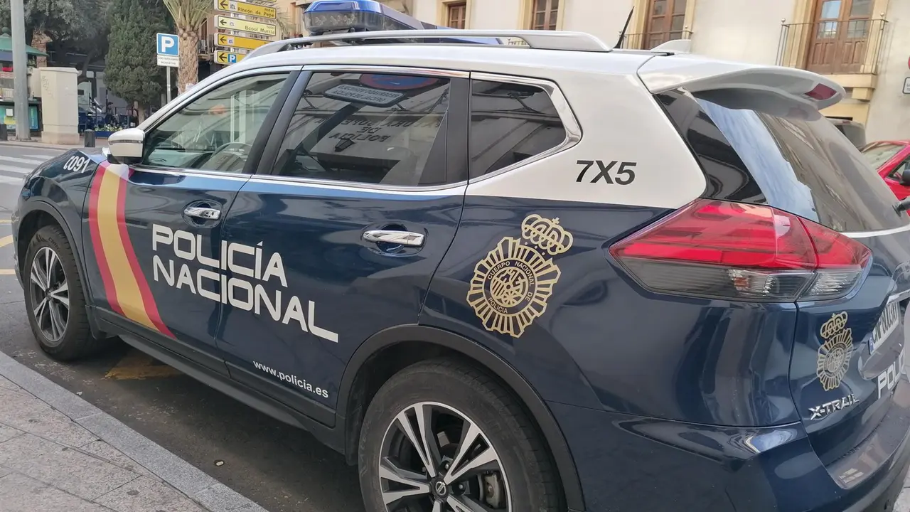 Veh&iacute;culo de la Polic&iacute;a Nacional