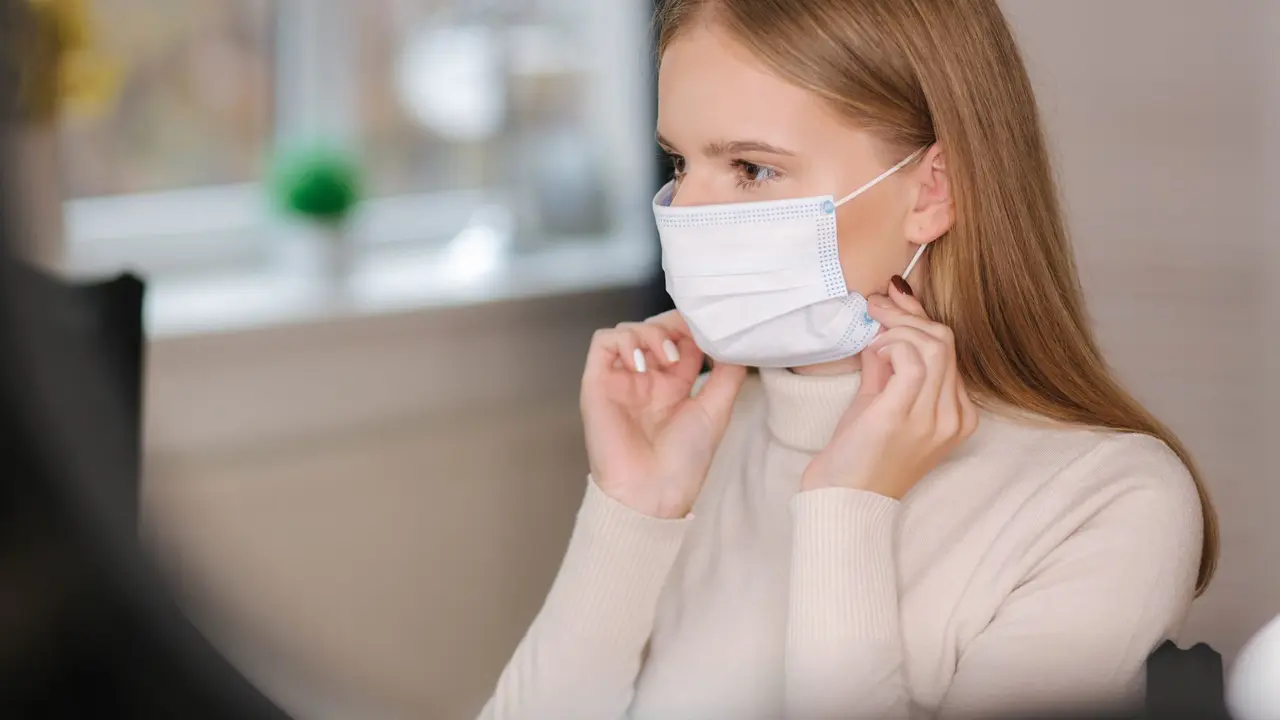 La mascarilla vuelve a ser obligatoria en los centros de salud de la Regi&oacute;n