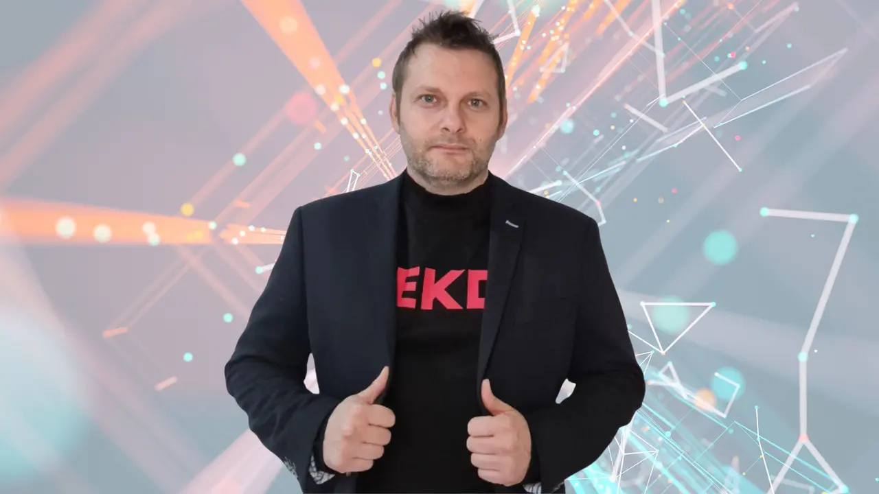 El ponente David L&oacute;pez es consultor de negocios y creador de contenidos digitales