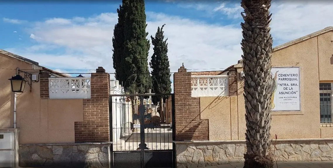 Cementerio de Los Alc&aacute;zares (foto: Internet)