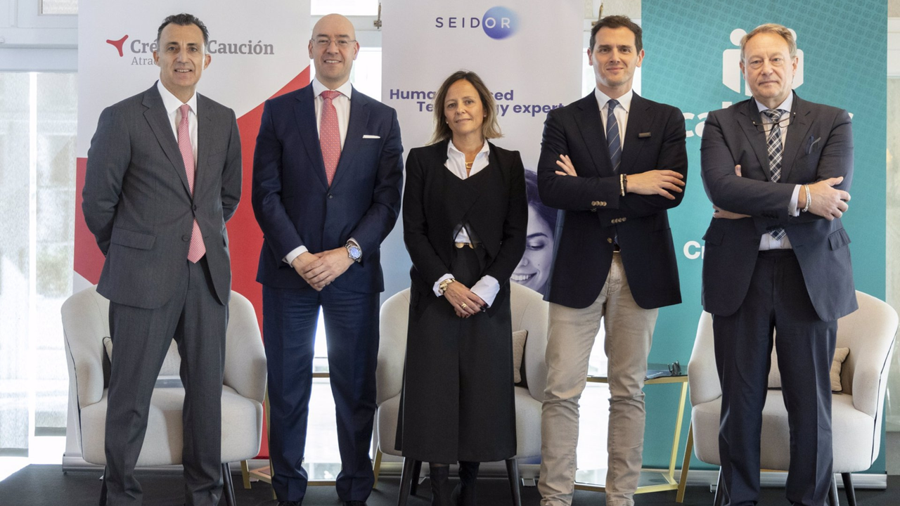 El fundador y expresidente de Ciudadanos, Albert Rivera, y el socio y director general de Afi, David Cano, junto a otros ponentes