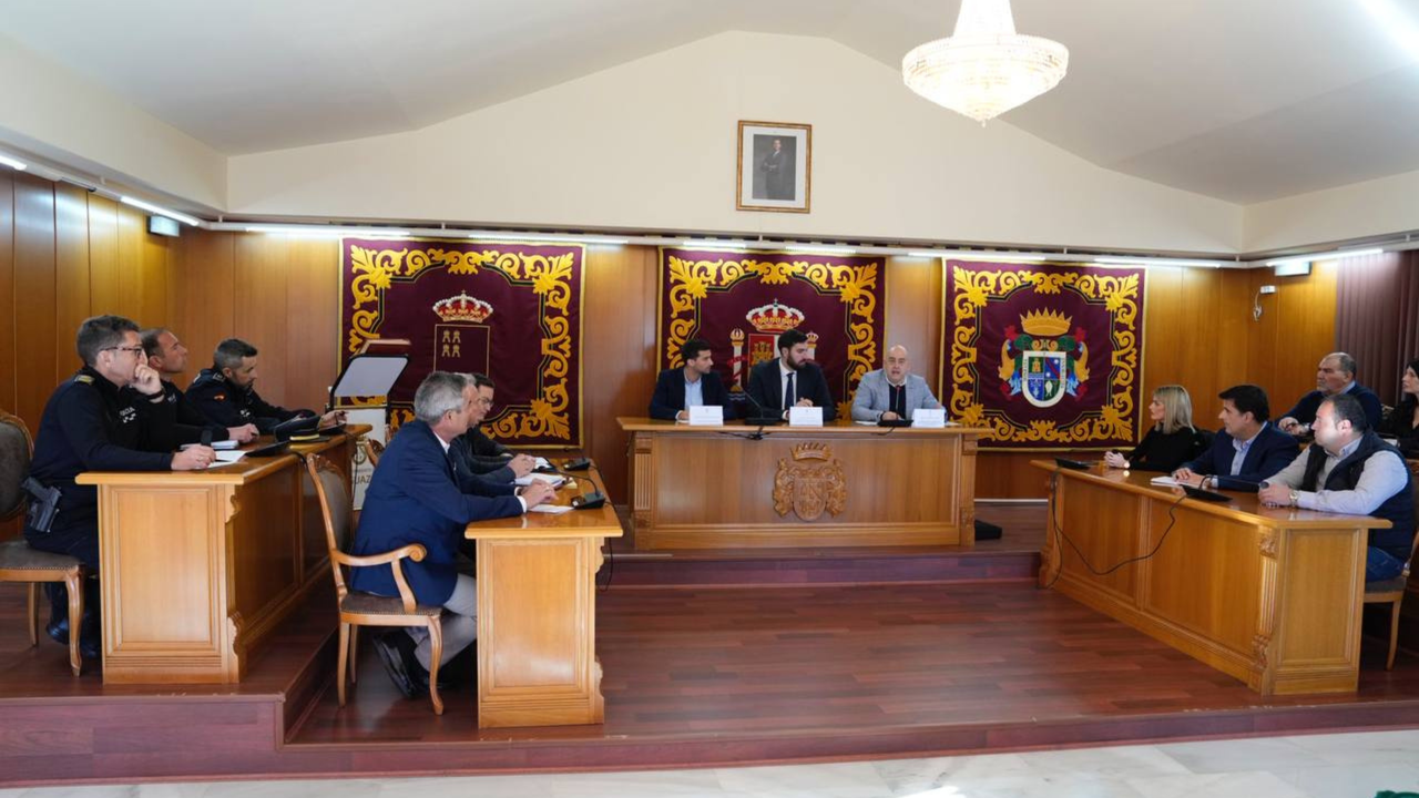 Antelo anuncia un acuerdo pionero entre los ayuntamientos de Ceut&iacute;, Lorqu&iacute; y Alguazas para prestar el servicio de Polic&iacute;a Local