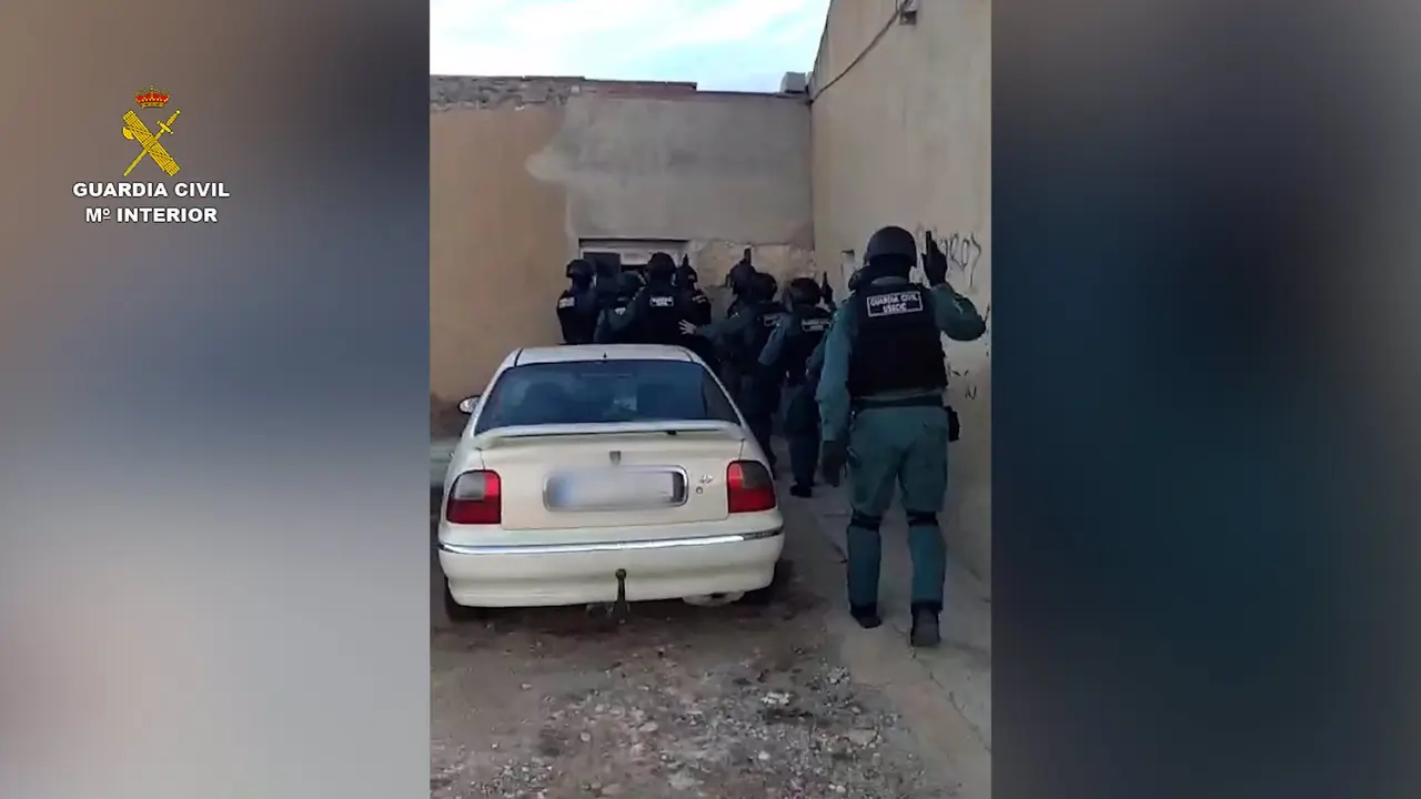 Imagen del operativo de la Guardia Civil (foto: Guardia Civil)