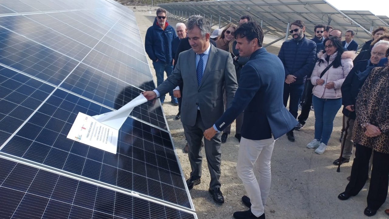 Inauguración de un parque de generación fotovoltaica en Molina de Segura