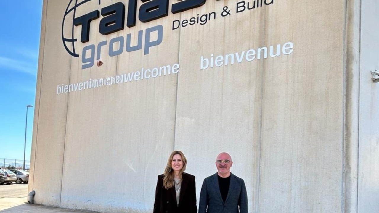 La directora general del SEF, Marisa L&oacute;pez Arag&oacute;n, junto al director general del Grupo Talasur, Salvador Bernal.