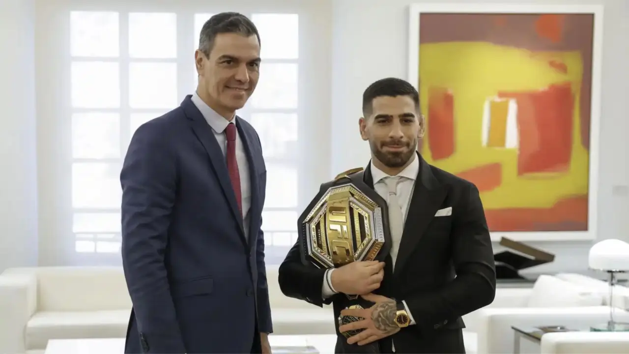 Pedro S&aacute;nchez recibe a Ilia Topuria en Moncloa