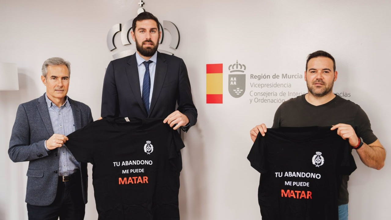 El vicepresidente del Gobierno regional y consejero de Interior, Emergencias y Ordenaci&oacute;n del Territorio, Jos&eacute; &Aacute;ngel Antelo, reunido con representantes del sindicato de prisiones 'Tu Abandono Me Puede Matar' (TAMPM)
