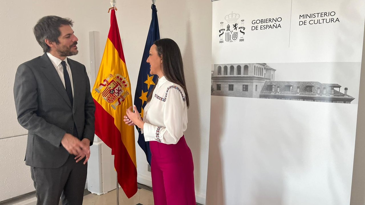 La consejera Carmen Conesa y el ministro de Cultura, Ernest Urtasun, se entrevistaron en Madrid.