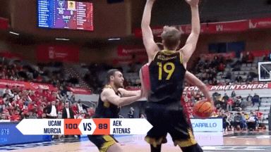 El UCAM Murcia CB gana al AEK Atenas por 100-89 (foto: La 7 / UCAM Murcia CB)
