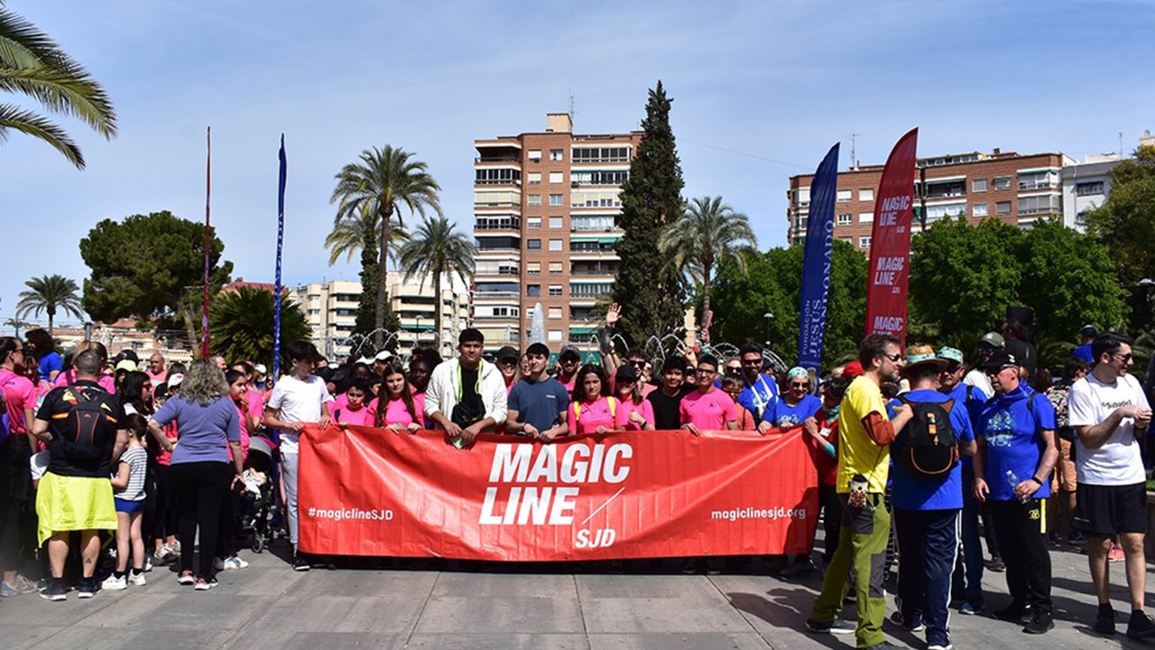Más de 1.300 personas llenan Murcia de solidaridad en la II edición de la Magic Line SJD de Jesús Abandonado