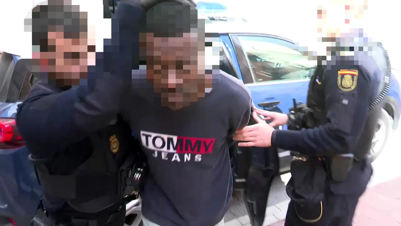 Detenido un hombre por apu&ntilde;alar a una mujer en plena calle de Lorca (foto: La 7)