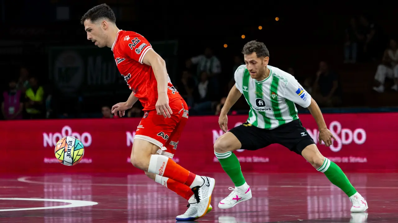 Uno de los lances del partido de la final de la Copa del Rey de f&uacute;tbol sala 2024 entre Jimbee Cartagena y Real Betis (foto: RFEF)